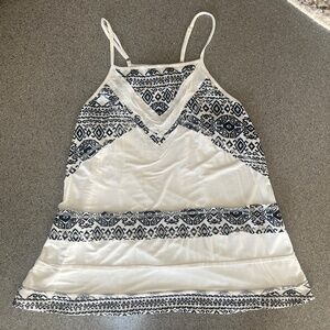 Flowy tank